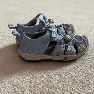 Girls Keens - Size 9c